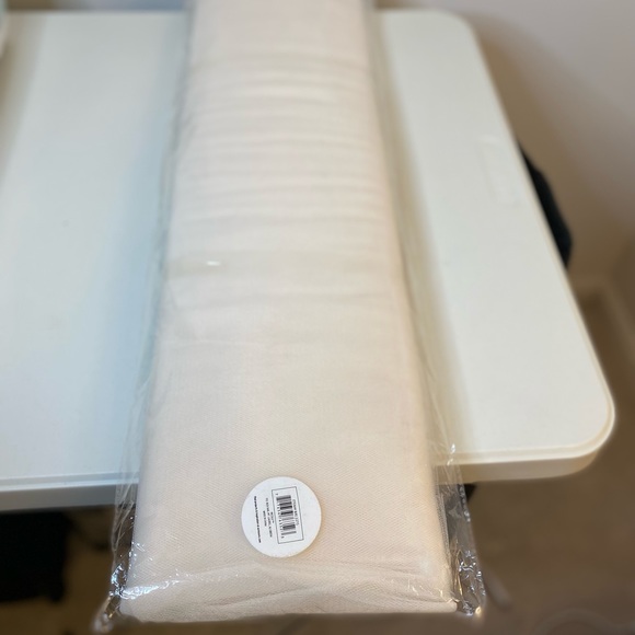 Tulle - Picture 4 of 4